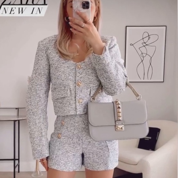 ZARA 2 PIECES MATCHING SET GOLD BUTTON TEXTURED BLAZER AND GOLD BUTTON SHORTS - Picture 8 of 12